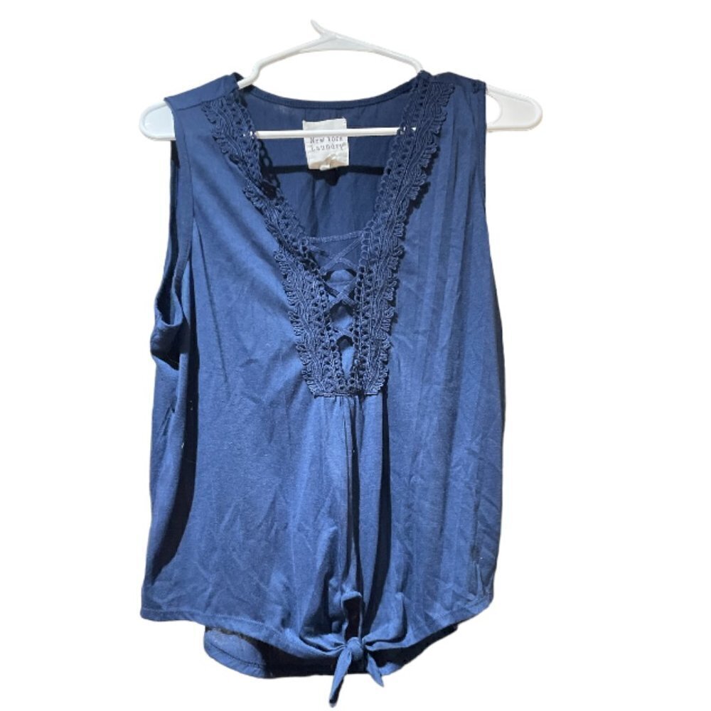 *CLOSET CLEAROUT* New York Laundry Navy Lace Neck Tank with Tie Bottom Medium